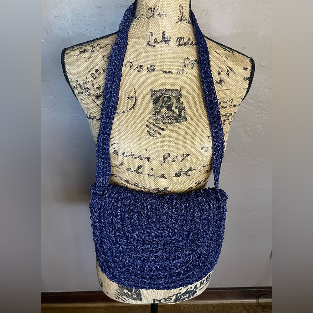 Marcus Brothers Elegant Navy Woven Raffia Crossbody Shoulder Bag looks new